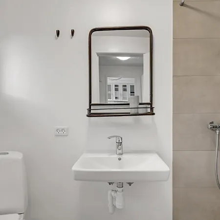 In With Kitchen * רונה