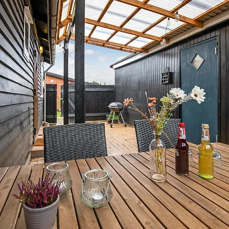 In With Kitchen * Ronne